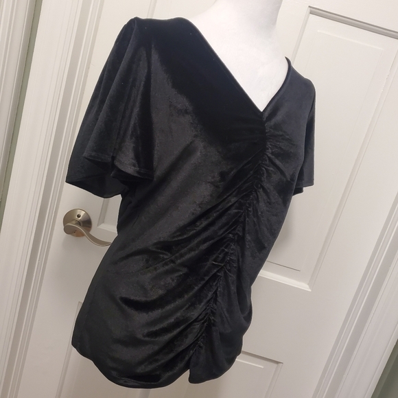 NWT Torrid Stretch Velvet Shirred Front Flutter Sleeve Top Black Size 00=M/L - Picture 6 of 12